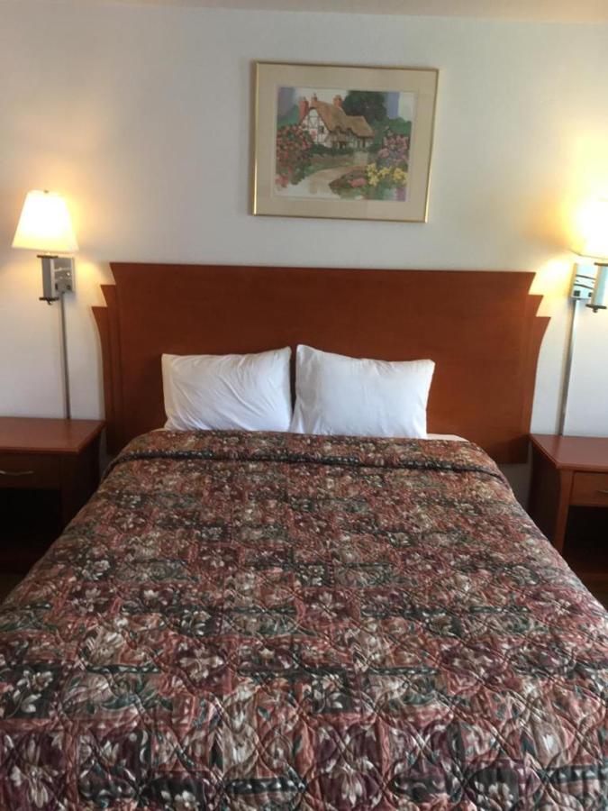 Moon Mist Motel Meade Экстерьер фото
