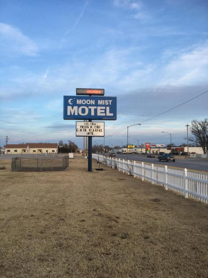 Moon Mist Motel Meade Экстерьер фото